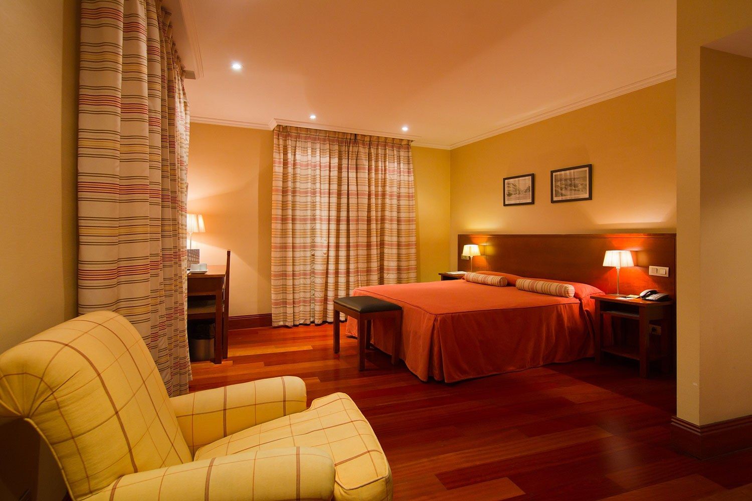 Itc Infantas By Soho Boutique Hotel Madrid Bilik gambar